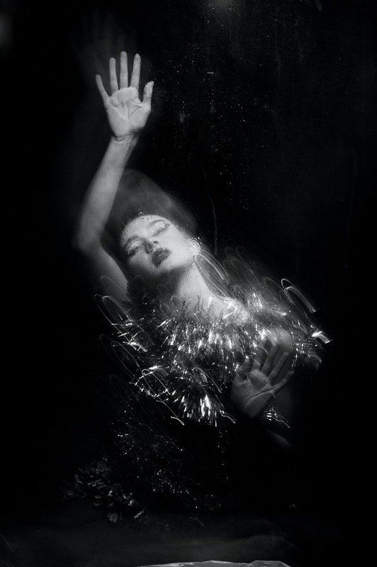 Fashion, new year, new year photoshoot, rain, glitter Retro partyphoto preview