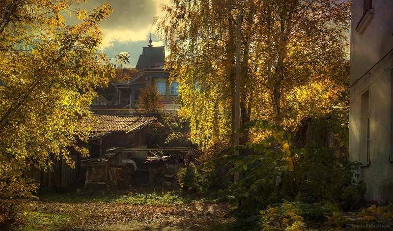 город,плёс,дома,улица,двор Осень в Плёсеphoto preview