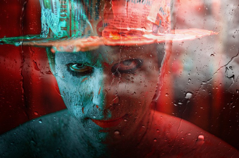 дождь, портрет,стекло, отражение, свет, джокер, автопортрет, текстура ,блики Стеклоphoto preview