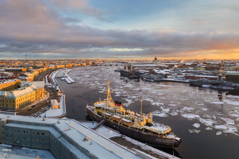 Ледокол Красин, набережная Лейтенанта Шмидтаphoto preview