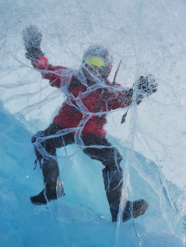 Прошлогодний туристphoto preview