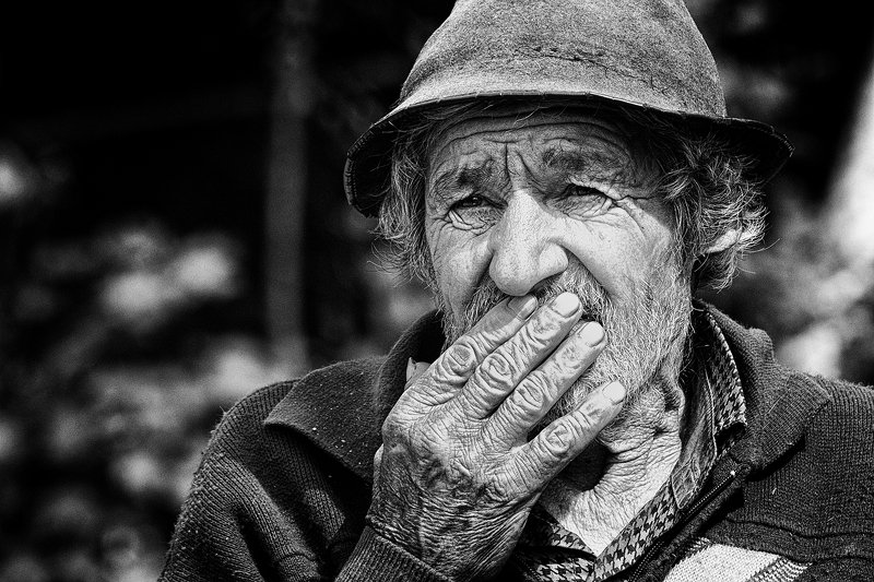 man, elderly, old, documentary, black and white, reportage Valeriuphoto preview