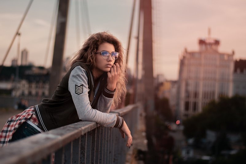 портрет, девушка, очки, вечер, свет, мост, киев Анастасияphoto preview