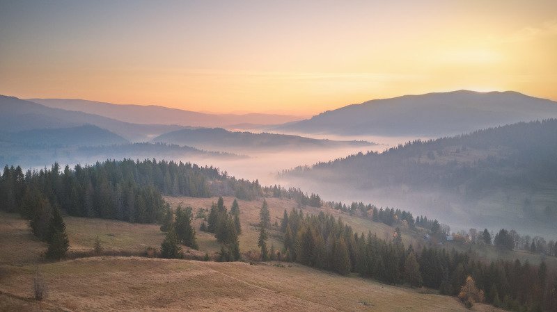 горы, дронофото, карпаты, октябрь, осень, пилипец, рассвет, туман, украина, утро Утро над Лесковцомphoto preview