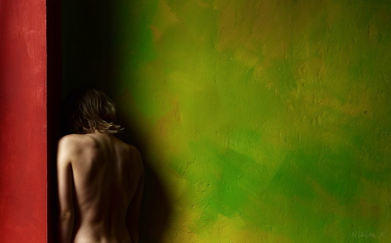 Into a corner...photo preview