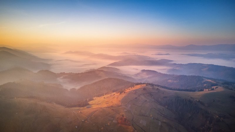 горы, дронофото, карпаты, октябрь, осень, пилипец, рассвет, туман, украина, утро Занимался рассветphoto preview