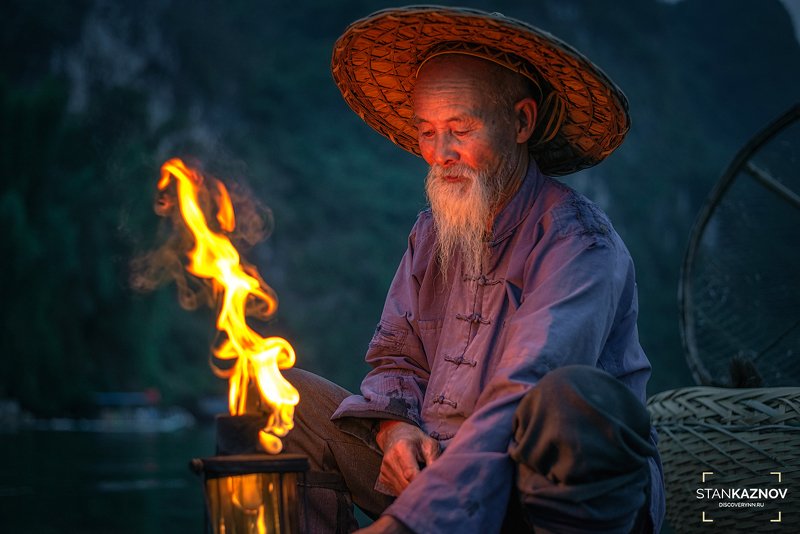 китай, china Старик и пламяphoto preview