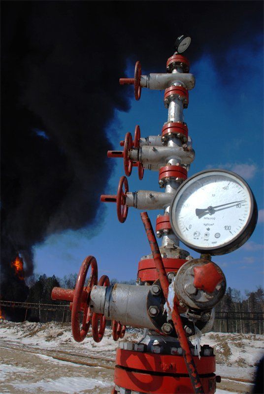 скважина, нефть, манометр, промышленность Большая нефтьphoto preview