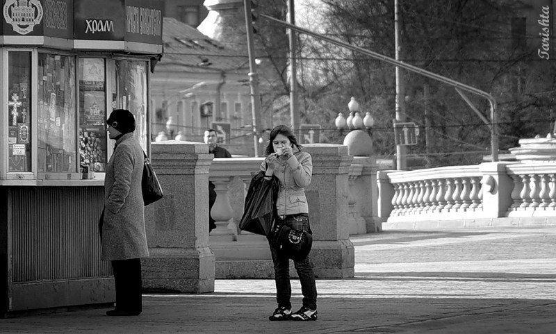 У храмаphoto preview