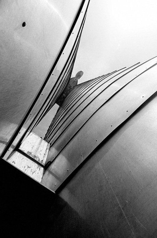 чб Я достаю из широких штанин... фото превью