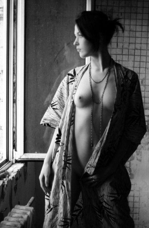 девушка, ню Перед Дождёмphoto preview