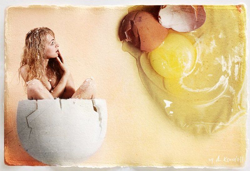 девушка, яйцо, скорлупа, перья, желток Eggs...photo preview