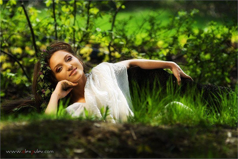 девушка,весна,природа,краски Алёнушкаphoto preview