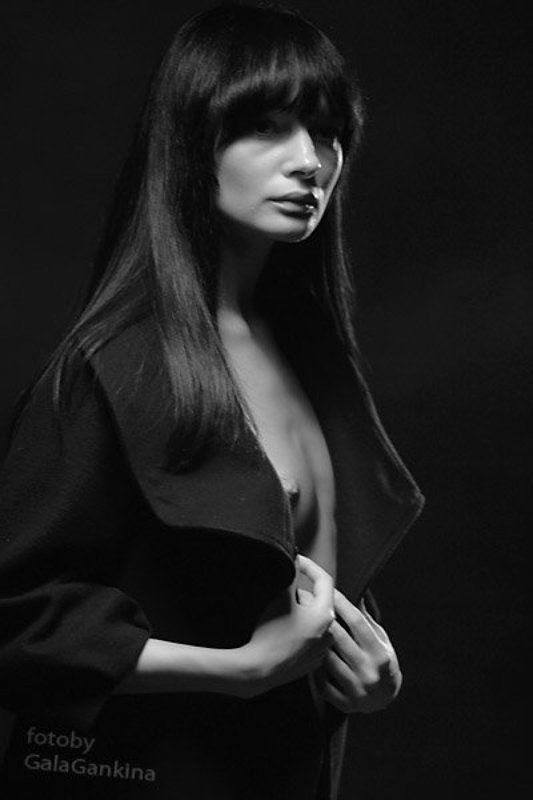 портрет Ольги с элементами непрекрытого тела...photo preview