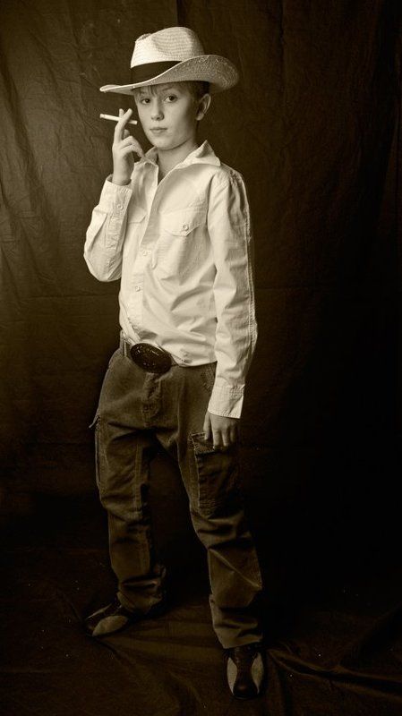 ...Да, на вкус оно ужасно горькое, но нельзя отставать от сверстников!photo preview