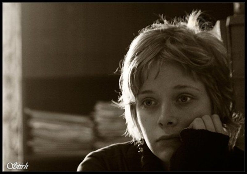 потрет девушка мысли В мыслях о будущемphoto preview