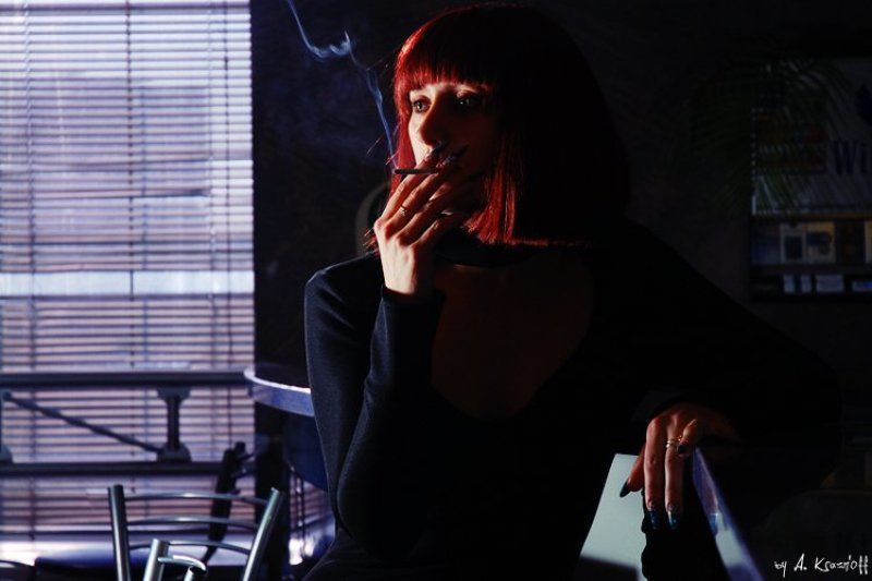 портерт, девушка, сигарета, криминальное, чтиво курить...photo preview