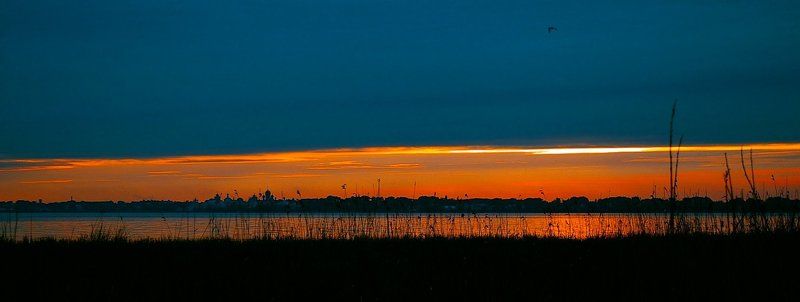 ростов, великий, панорама, озеро, неро, закат Вид на Ростов Великий через озеро Неро.photo preview