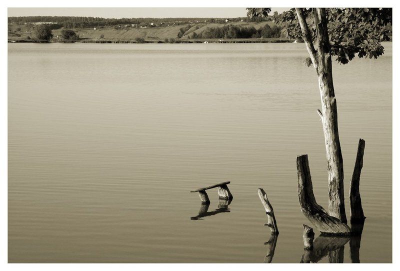 одиночество, вода, тишина, легкий ветер, уныние, покой одиночество фото превью