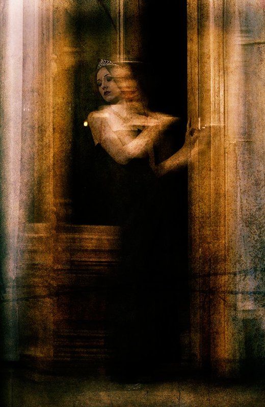 портрет, жанр, арт, девушка, призраки Не буди!photo preview