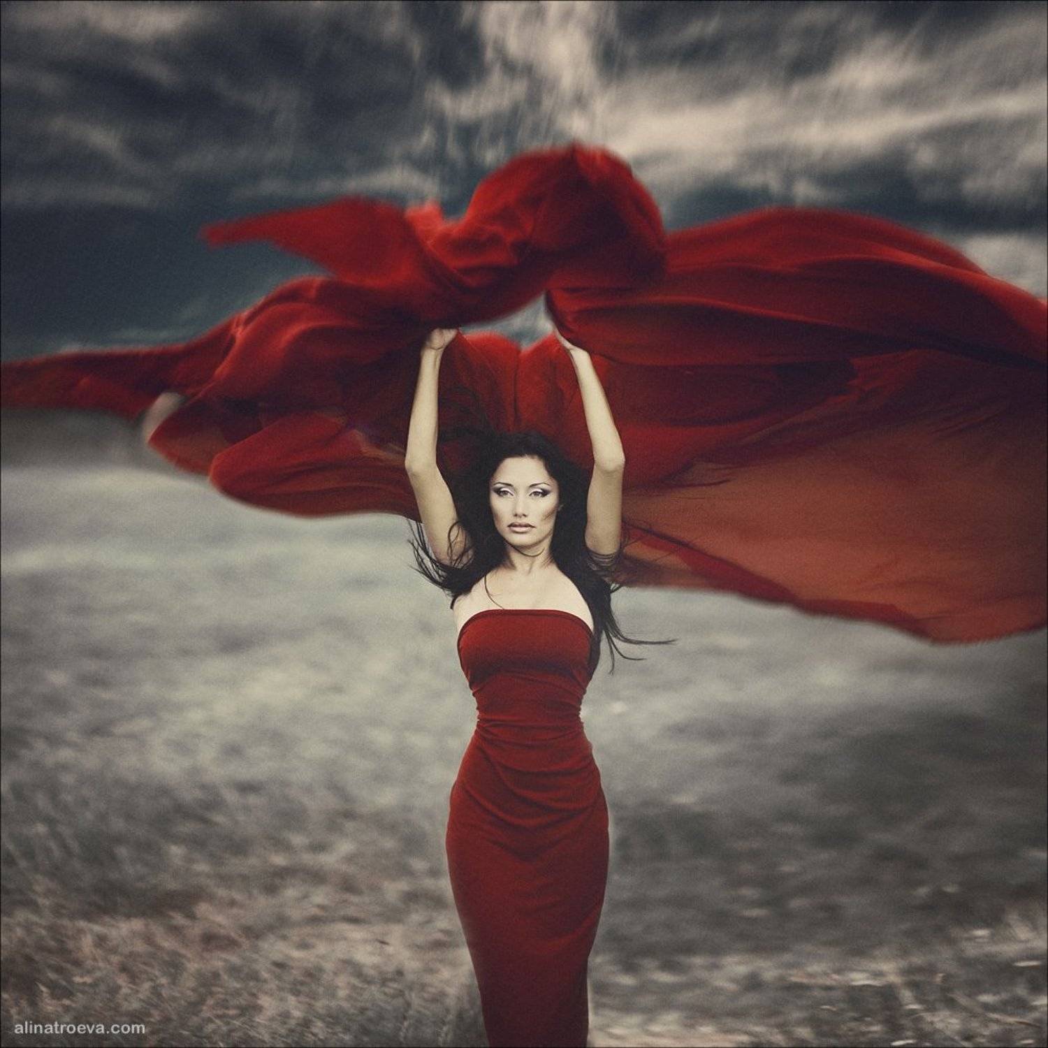 , Алина Троева