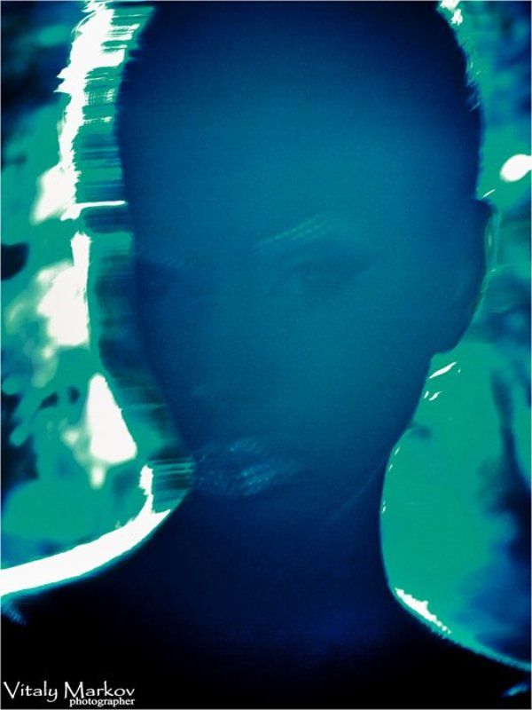 Взгляд из темнотыphoto preview