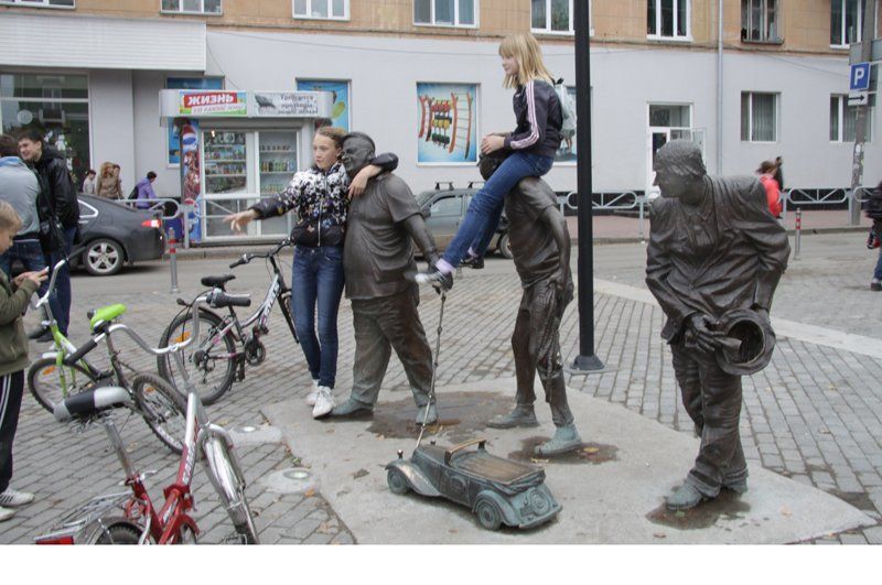 Лучше на шее ехать, чем на велосипедеphoto preview