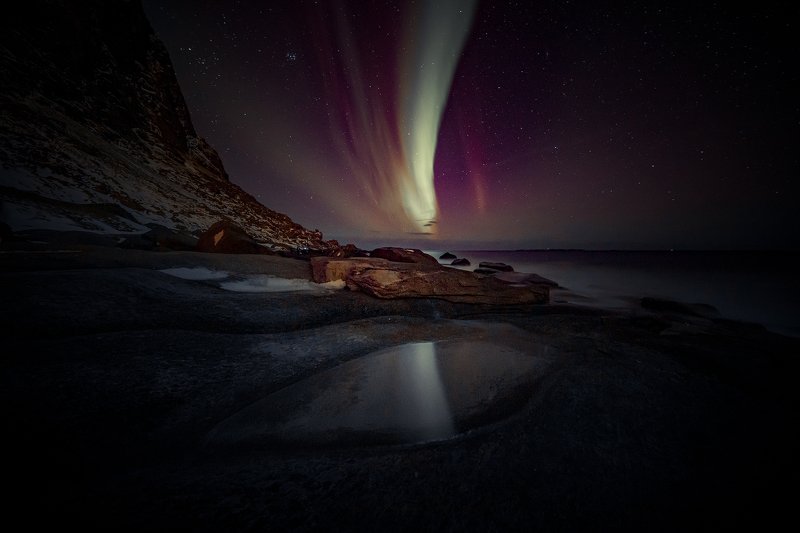 Beam in the Night |photo preview