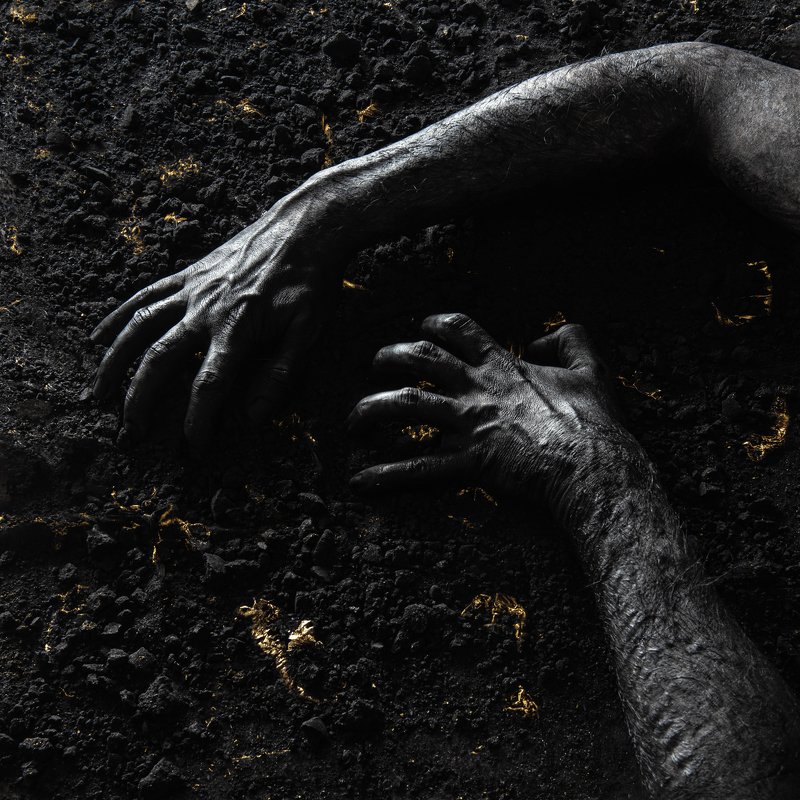 Концептуальная,фотография,золото,руки,золотоискатель,фактура,текстура,постановочная,художественная,парышков,d810,art,concept,parishkov,goldrush,gold,hand,texture,mood Золотая лихорадкаphoto preview