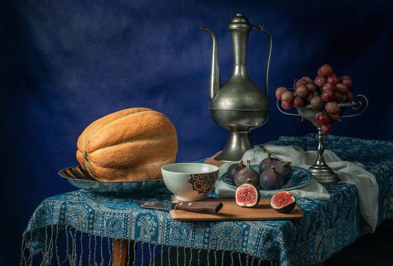 дыня, инжир Натюрморт с дыней и инжиромphoto preview