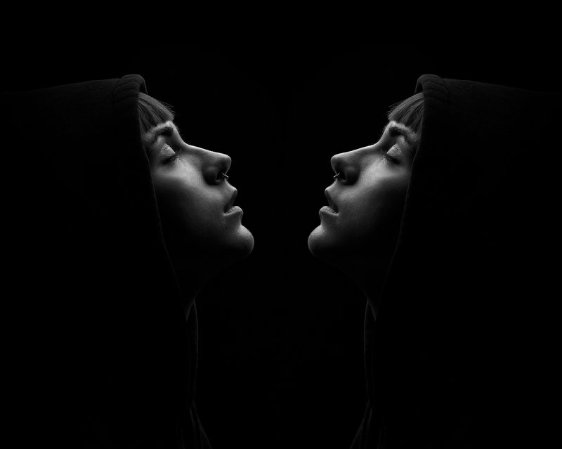 портрет, чб, отражение, зеркало Отражениеphoto preview