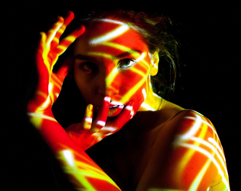 light, orange, yellow, color, model, girl, beautiful, art, look, figure, unusual, interesting, bright, shoot, projector Firephoto preview