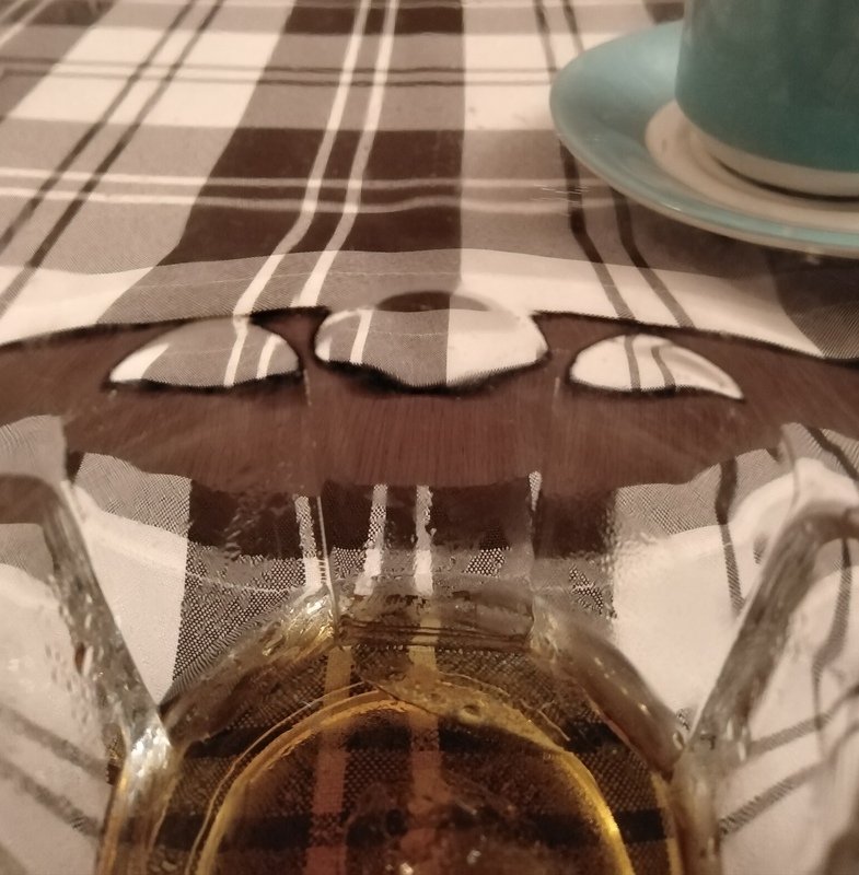 иллюзии, оптический эффект Не классический стаканphoto preview