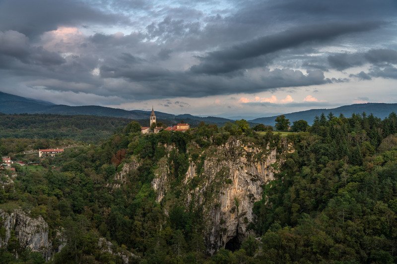 Церковь святого Канциана. Словенияphoto preview