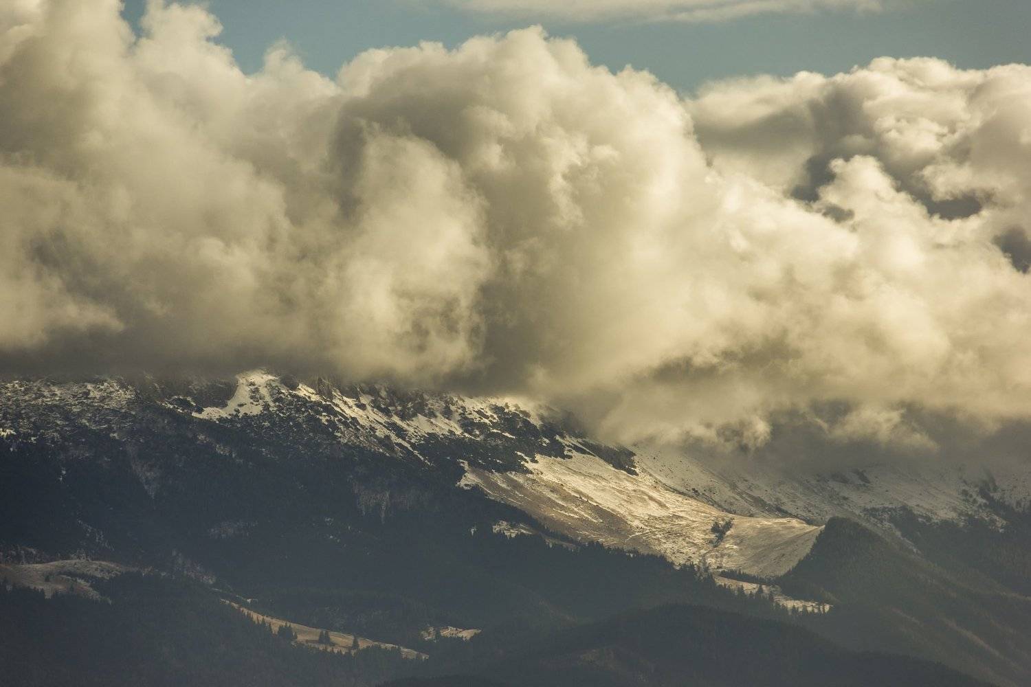 Clouds. Автор: Comșa Bogdan mountains landscape photography clouds, Comșa Bogdan