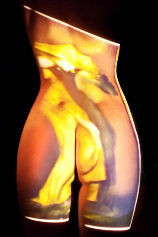 женщина тело ягодицы тени проекция Венераphoto preview