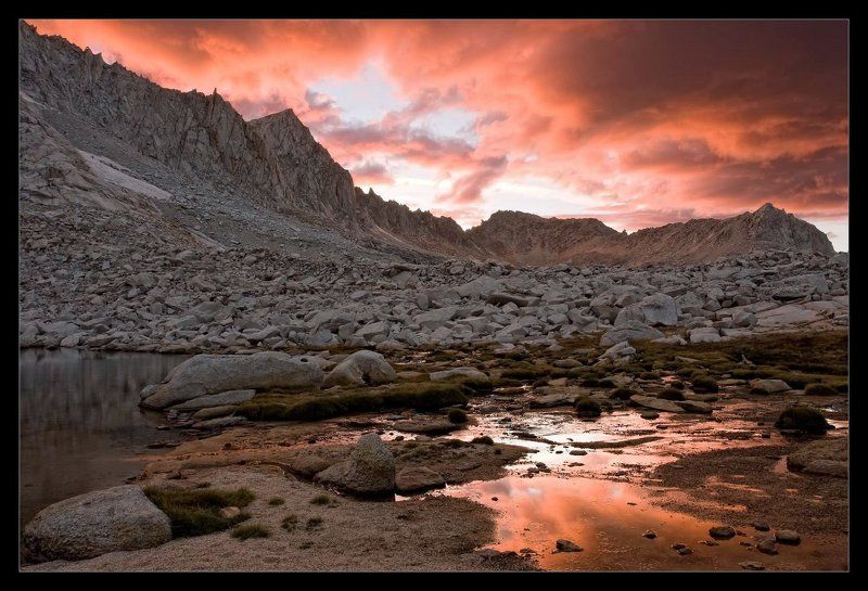 Стена багряного закатаphoto preview