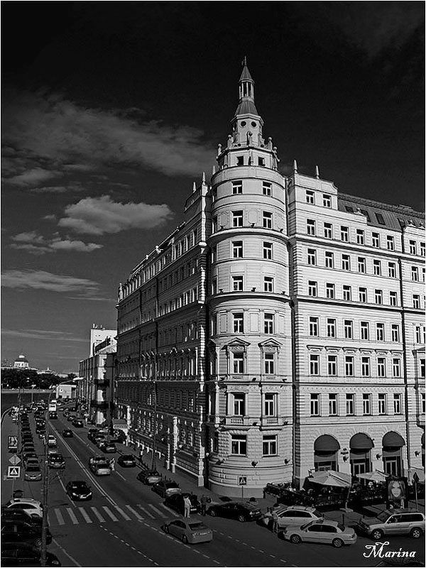 Белый домphoto preview