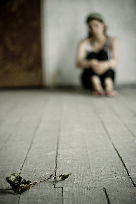 So broken and dry... So dead!photo preview