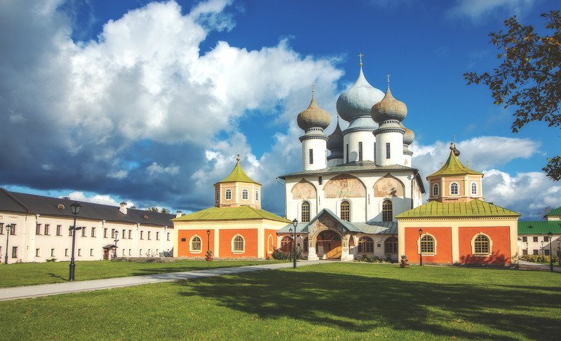 Собор Успения Пресвятой Богородицы.Тихвинский мужской монастырь.photo preview