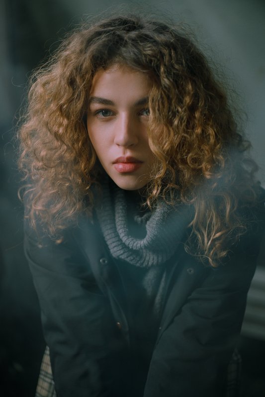 portrait, портрет, girl, film, kodak, portraiture, indoor, девушка, молодость, октябрь, ламповый, retouch, ретушь, цвет, cinematic, нежность Alicephoto preview