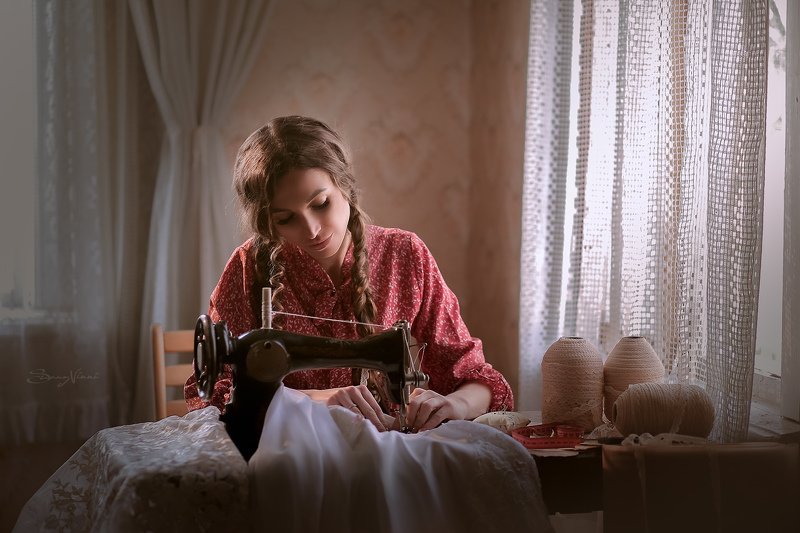 мостовая виктория, sunny vikki, портрет, швея, фотосессия Создавать красивую одежду - ее стиль жизни...photo preview