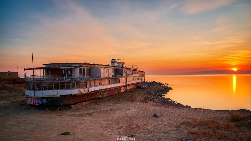sea, landscape, color,  water, stones, nature, outdoor, orange, red, russia, crimea, море, пейзаж, цвет, камни, природа, россия, крым, meganom, меганом, закат, корабль, sunset, ship The old ship \