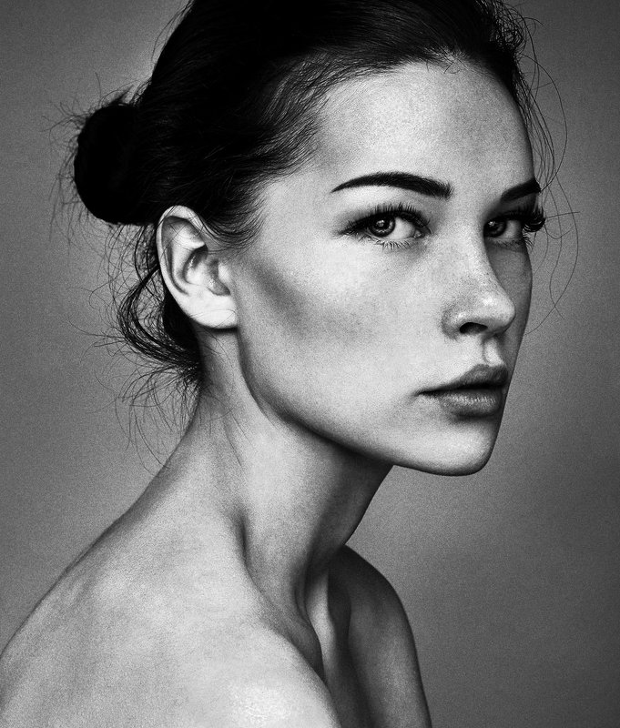 beauty, woman, face, portrait, beautiful, skin, young, model, white, clean, fashion, care, isolated, natural, makeup, skincare, make-up, healthy, one, eyes, spa, body, fresh, hair, sensuality womanphoto preview