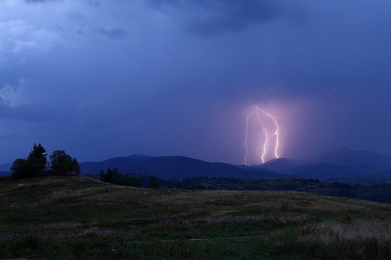 горы, гроза, карпаты, молния, ночь Беспокойная ночьphoto preview