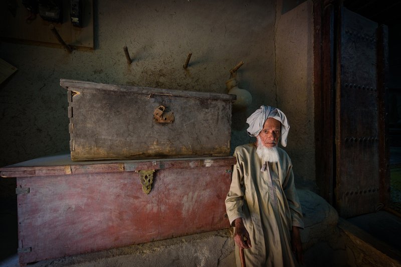 Colors,Old man Watchmanphoto preview