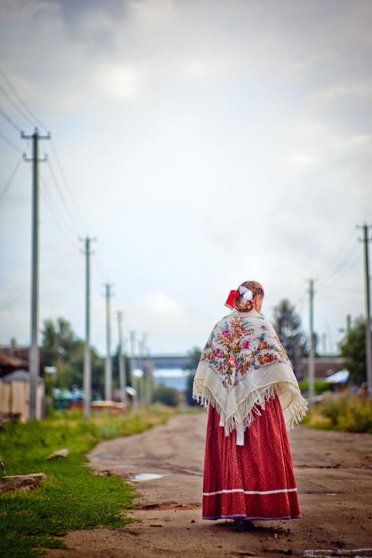 девушка, народный костюм, россия Уралphoto preview