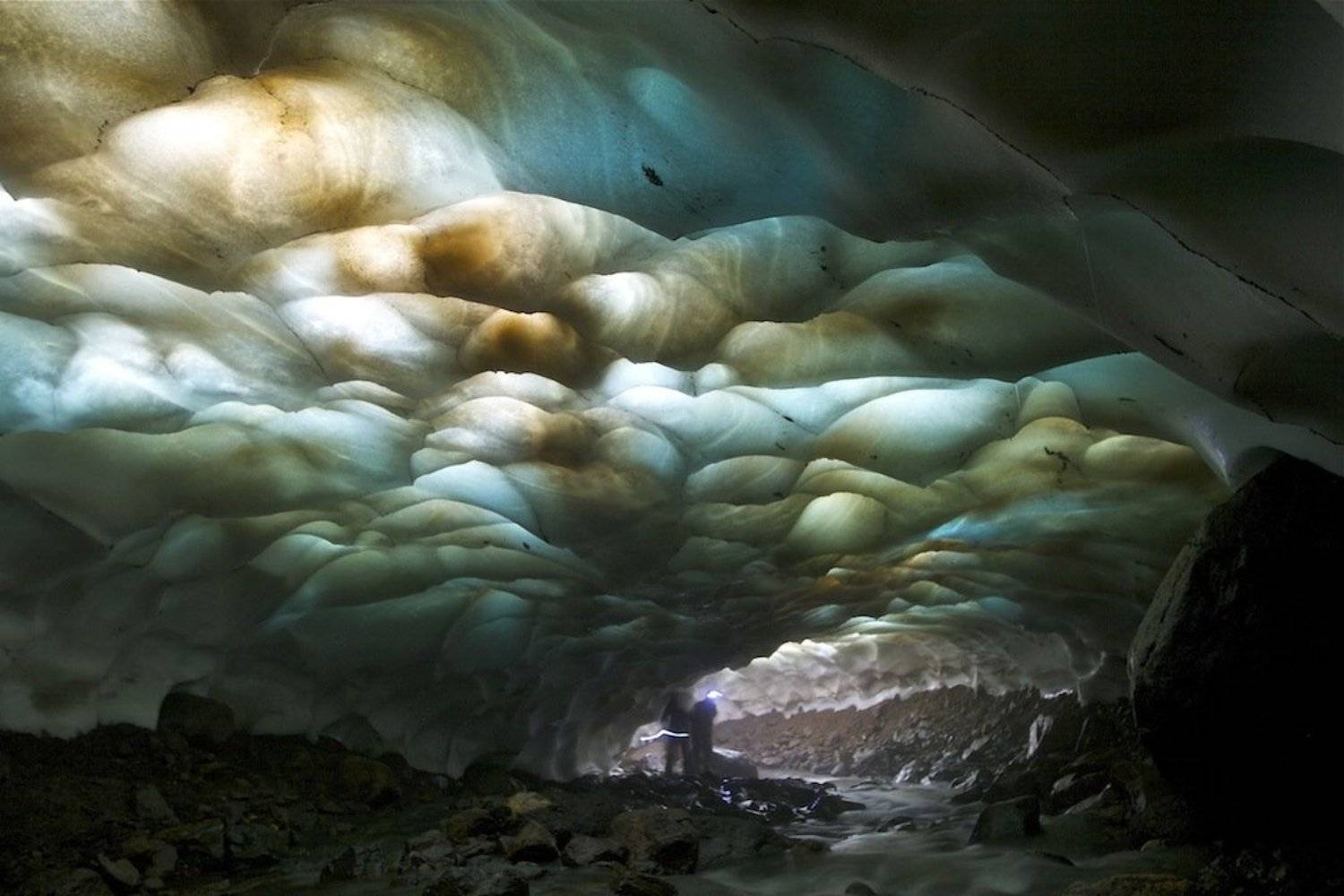 свет солнца сквозь ледник. Автор: Ирина Назарова ледник ,лед ,свет, камчатка, Ирина Назарова