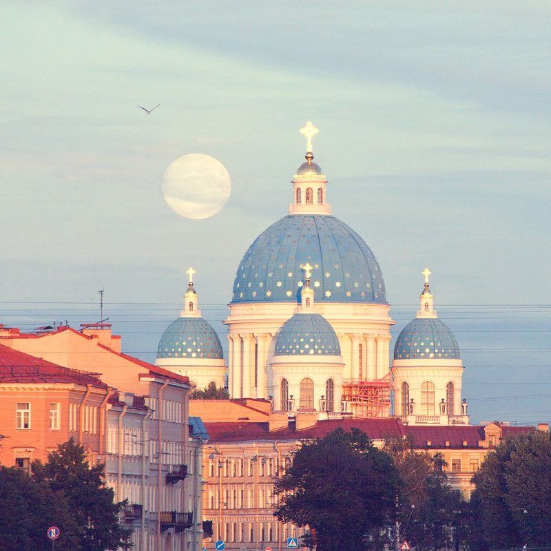 Троицкий собор и полная лунаphoto preview