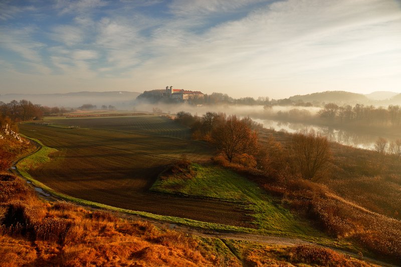 autumn, tyniec, morning, sunrise, light, mist, river, road, monastery, abbey, rock, Early morning late autumnphoto preview